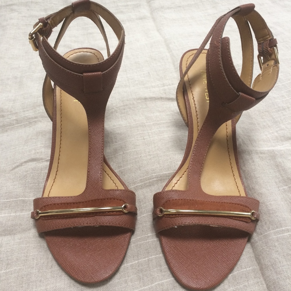 **SALE** 7.5M Nine West Brown/Gold Stacked Heel